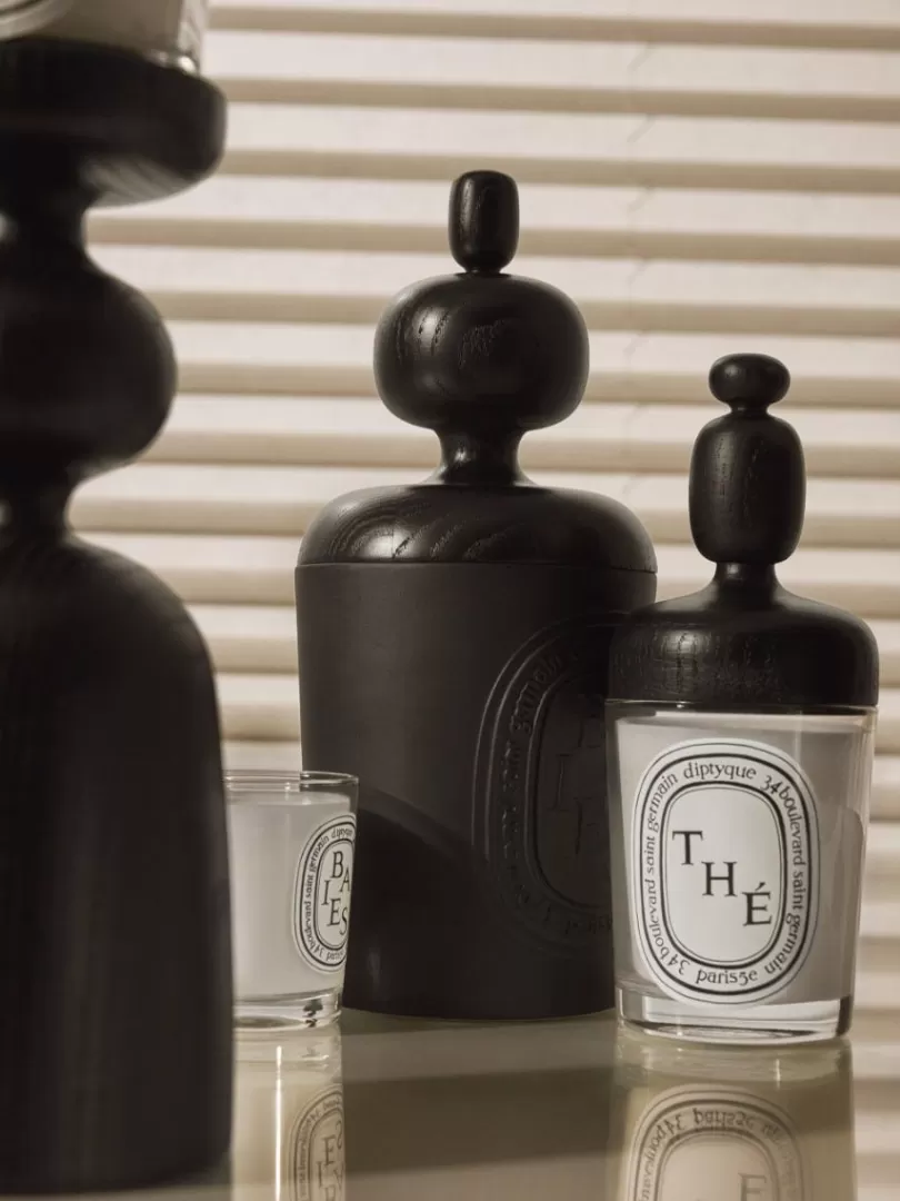 black_abacus_lid_for_classic_candle_3.webp Diptyque Black Abacus lid For classic candle- Lids & Snuffers | Accessories
