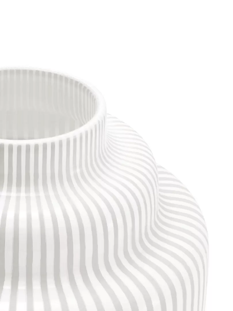 white_pyramid_candle_holder_for_classic_candles_2.webp Diptyque White Pyramid candle holder For classic candles- Candle Holders